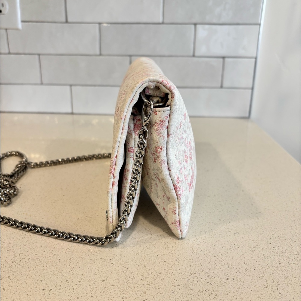 NWOT BCBGeneration Clutch Purse Shoulder Bag Chain Strap White Pink Leather - Picture 3 of 11